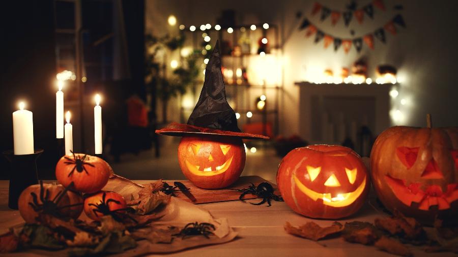 Seja um artigo de decoração ou uma iluminação diferente, pequenos detalhes podem transformar sua casa para a festa de Halloween - Getty Images