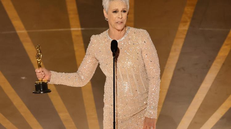 Jamie Lee Curtis recebe o Oscar de Atriz Coadjuvante por 'Tudo em Todo Lugar ao Mesmo Tempo' - Kevin Winter/Getty Images - Kevin Winter/Getty Images