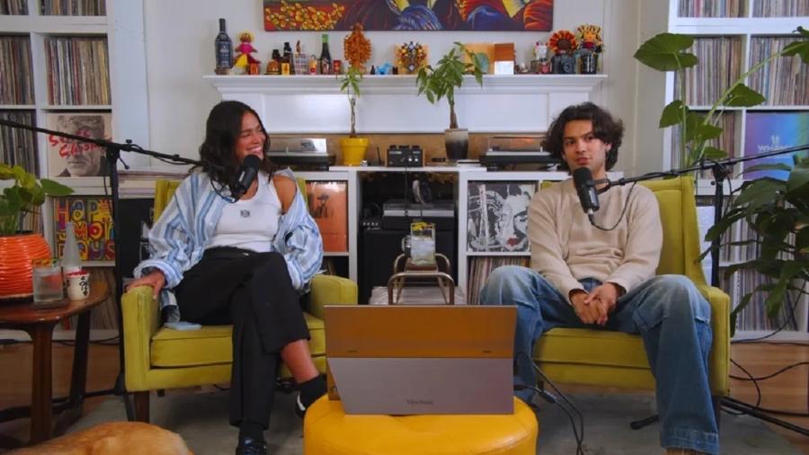 Bruna Marquezine participa de podcast de Xolo Maridueña