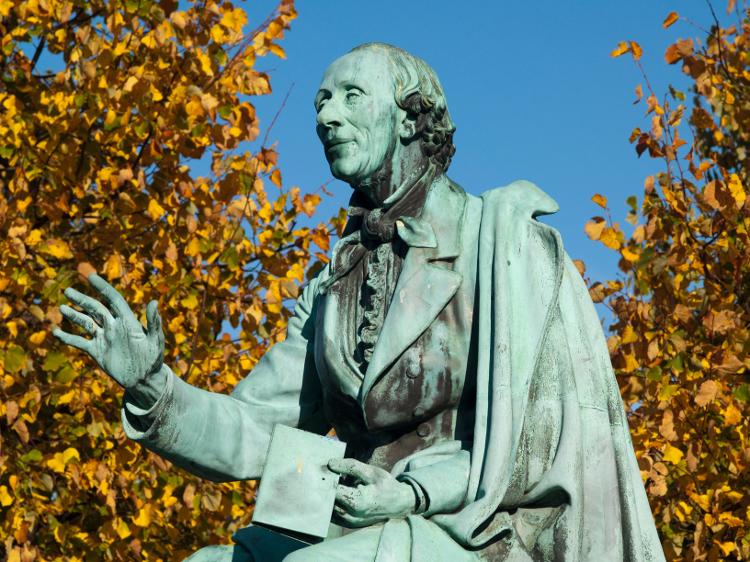 Estátua do escritor Hans Christian Andersen 