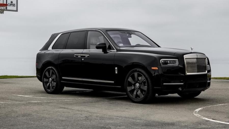 Rolls-Royce Cullinan é roubado de concessionária