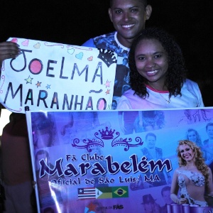 4.out.2015 - Elenilson Ferreira e Letícia Pereira, fãs da banda Calypso, acompanham show em Teresina - Orlando Berti/UOL - Orlando Berti/UOL