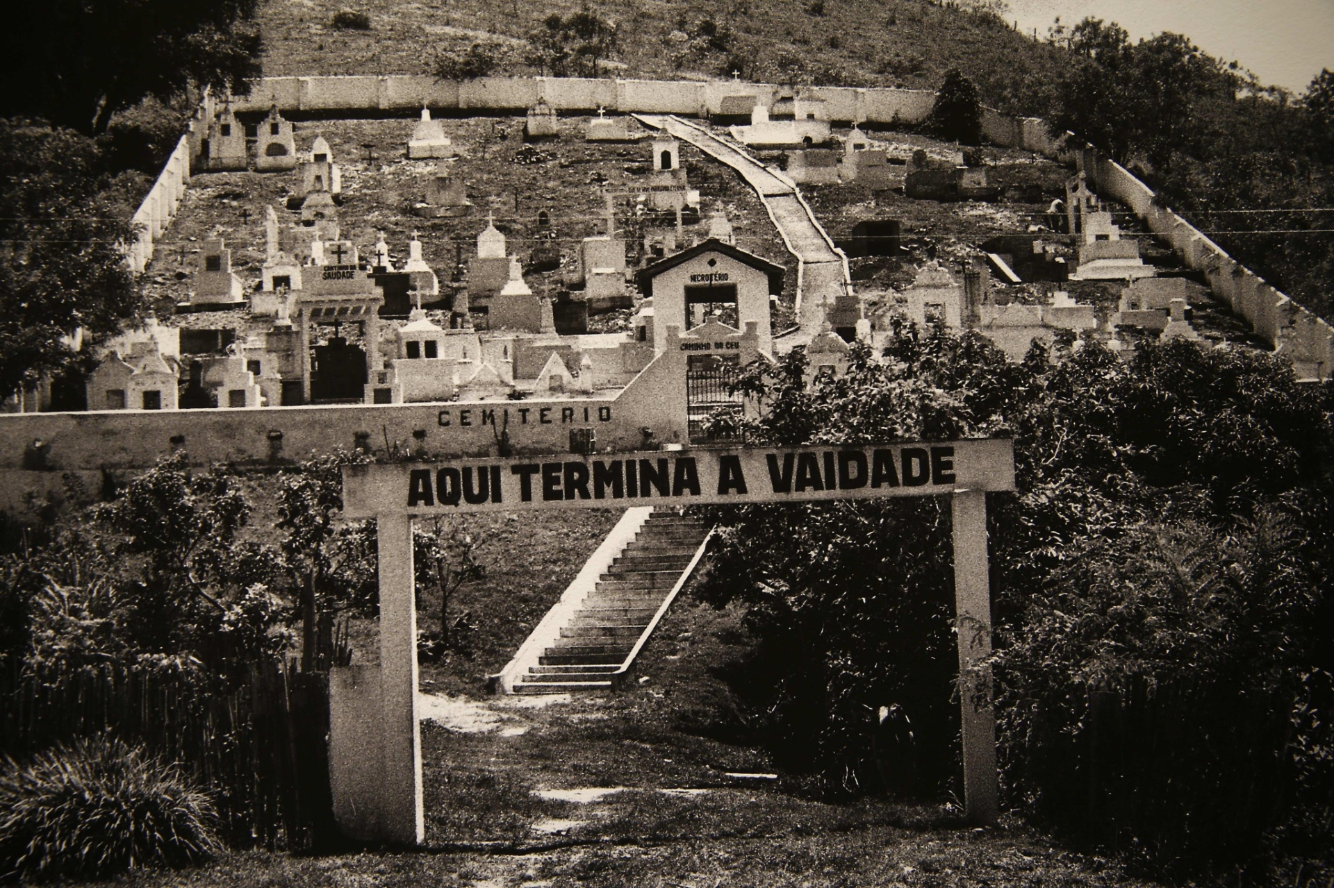 17.nov.2015 - Fotografias de Renzo Gostoli em exposição no Instituto Cervantes, no Rio - Marcelo Sayão/EFE