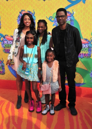 Ator Chric Rock com a família em premiação da Nickelodeon em 2014 - Getty Images