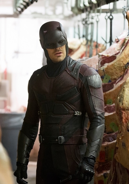 12.mar.2016 - Vestido com uniforme vermelho, Matthew Murdock (Charlie Cox) aparece em cena da segunda temporada de "Demolidor" - Divulgação/Netflix