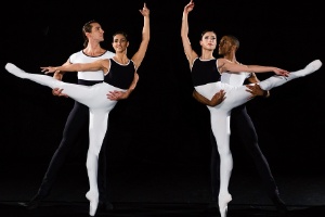 São Paulo Companhia de Dança em "Suíte para Dois Pianos", de Uwe Scholz - Wilian Aguiar