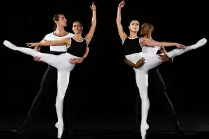São Paulo Companhia de Dança em "Suíte para Dois Pianos", de Uwe Scholz - Wilian Aguiar