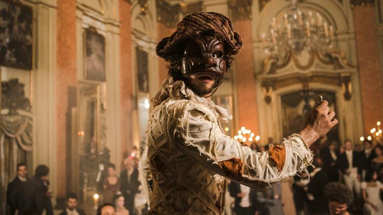 Joaquim (Chay Suede) se apresenta como ator em "Novo Mundo" - Divulgação/TV Globo - Divulgação/TV Globo