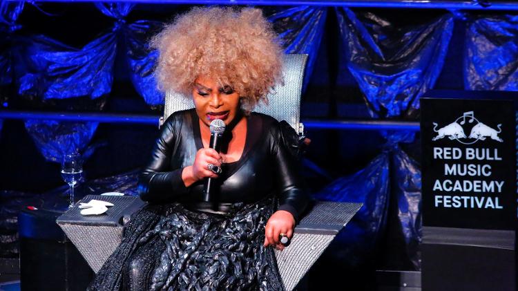 Elza Soares se apresenta em Town Hall, em Nova York - AFP - AFP