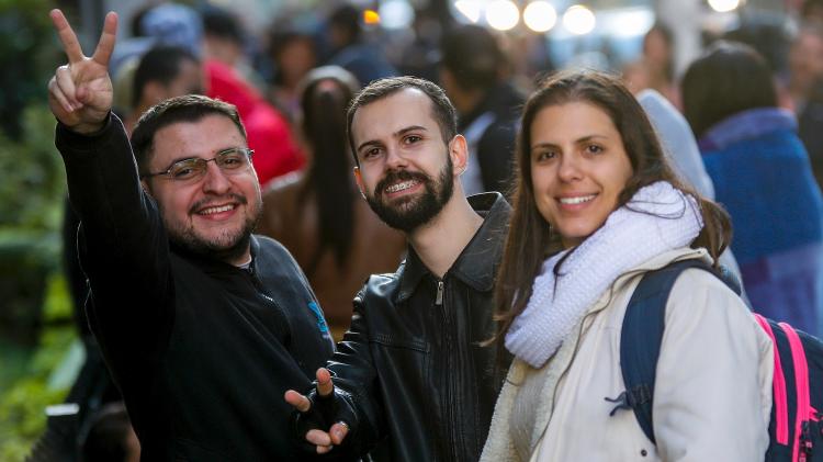 Fãs fazem fila para garantir a compra de ingressos para os shows da banda irlandesa U2, nesta quinta-feira (29) - Suamy Beydoun/Agif/Estadão Conteúdo - Suamy Beydoun/Agif/Estadão Conteúdo