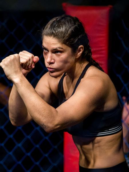 Priscila Fantin como Claudinha Pitbull na série "Rio Heroes", da Fox Premium - Divulgação - Divulgação