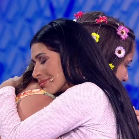 Simaria consola Livia no "The Voice Kids" - Reprodução/TV Globo - Reprodução/TV Globo