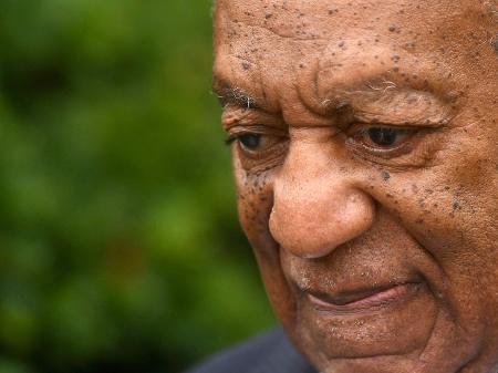 Bill Cosby é fotografado ao chegar para julgamento nos Estados Unidos -  Mark Makela/Getty Images