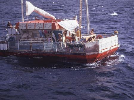 Balsa original do experimento Acali, que em 1973 flutuou durante 101 dias, cruzando o Oceano Atlântico - Divulgação