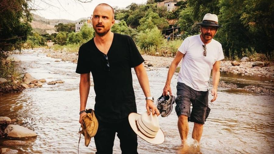 Aaron Paul e Bryan Cranston viajaram pelo interior do México a procura do mezcal perfeito - Reprodução