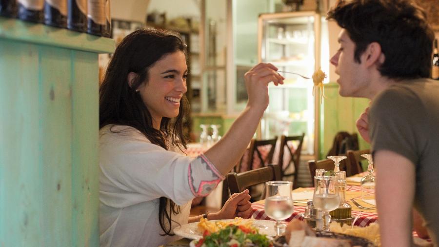 Casal em restaurante na Itália - Getty Images