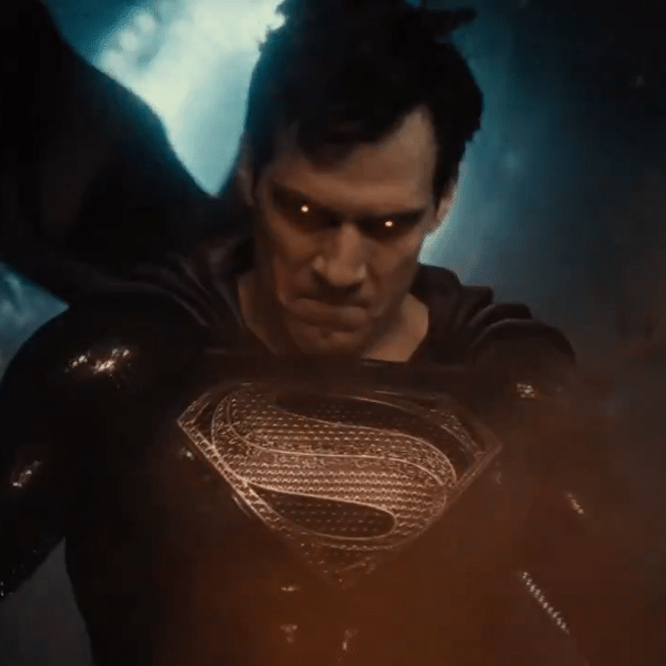 Super-Homem com uniforme preto em teaser de "Liga da Justiça"