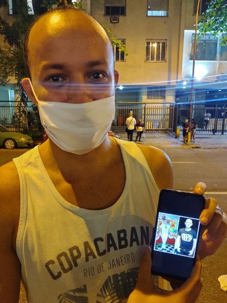 Sidney Moreno, 29, é fã de Paulo Gustavo e foi torcer na frente do hospital onde o ator está internado - Marcela Ribeiro/UOL