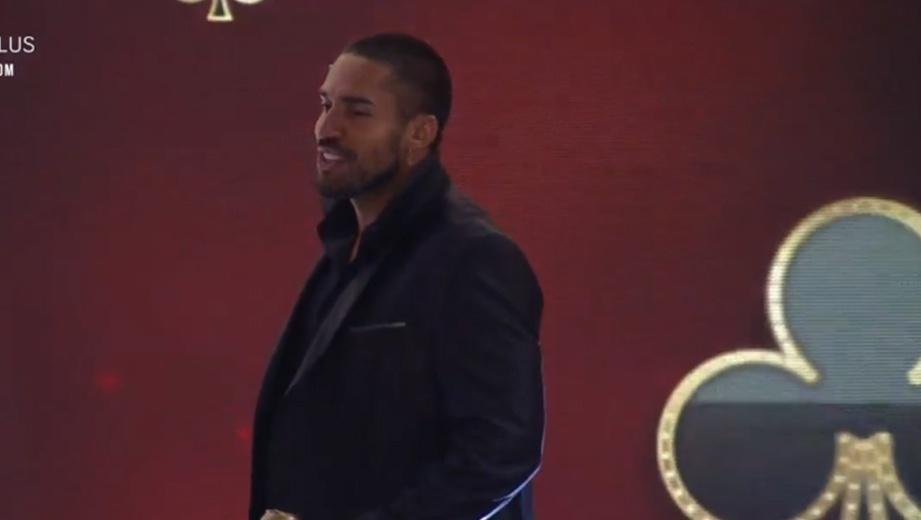 A Fazenda 2021: Arcrebiano aproveitando a pista de dança - Reprodução/Playplus