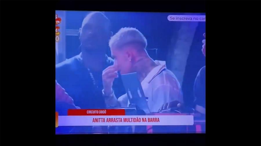 MC Daniel negou que estivesse "cheirando" antes de cantar no bloco de Anitta