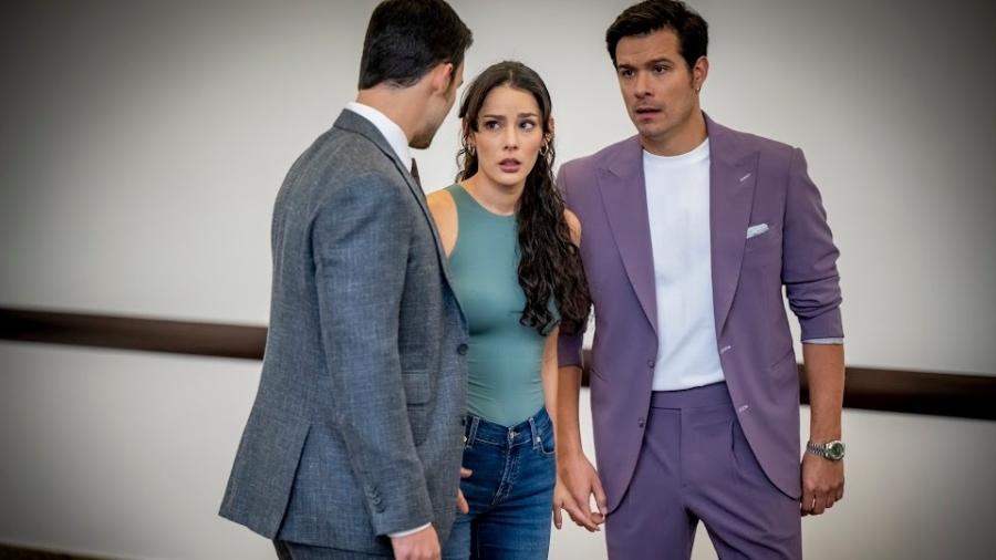 Nicolás Portilla (Gonzalo García Vivanco), Arturo Portilla (Brandon Peniche) e Valeria García (Oka Giner) em 'As Filhas da Senhora García' Nicolás Portilla (Gonzalo García Vivanco), Arturo Portilla (Brandon Peniche) e Valeria García (Oka Giner) em 'As Filhas da Senhora García'