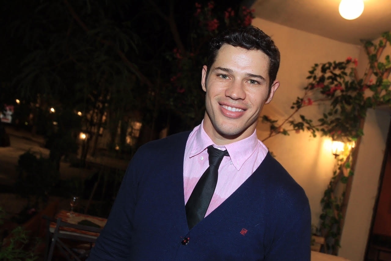 12.mai.2016 - José Loreto chega à festa de lançamento de "Haja Coração", próxima novela das sete da Globo, no Rio de Janeiro - Marcello Sá Barretto e Anderson Borde/AgNews