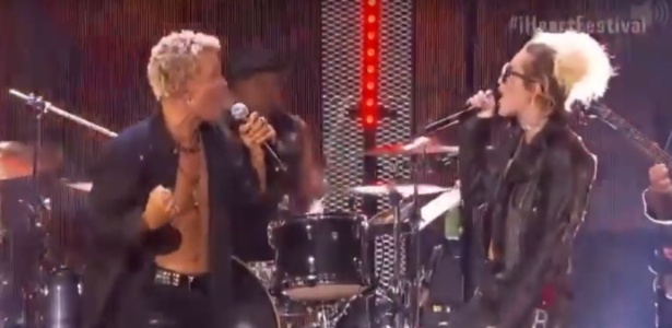Miley Cyrus divide o palco com Billy Idol no festival IHeart Radio - Reprodução