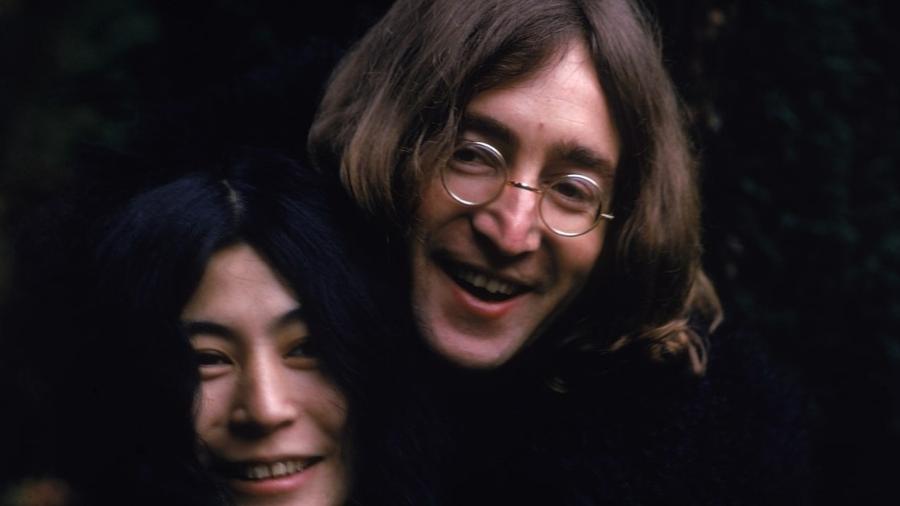 Yoko Ono e John Lennon - Susan Wood/Getty 
