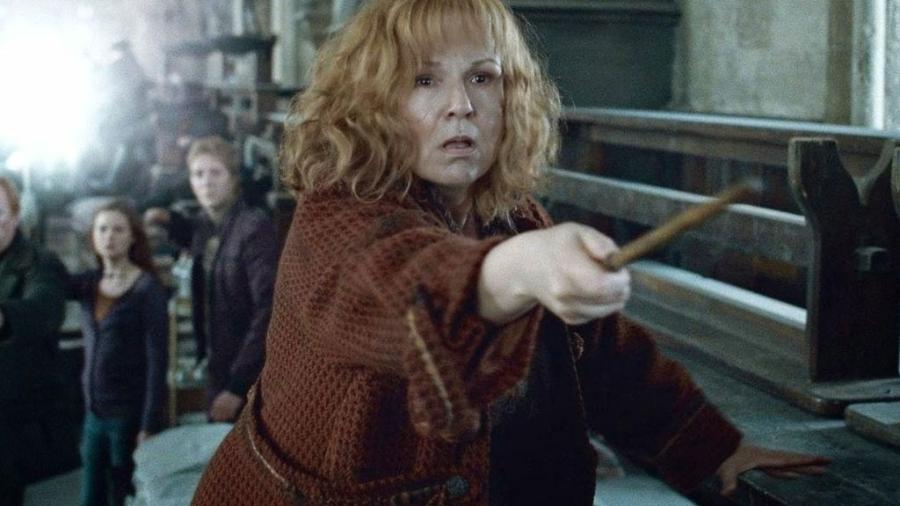 Julie Walters em cena de "Harry Potter e as Relíquias da Morte: Parte 2" (2011) - Divulgação