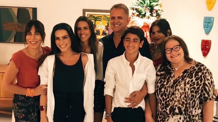 Ana Morais com a família, Gloria Pires, Cleo Pires, Antonia Morais e Orlando Morais no Natal de 2017 - Reprodução/Instagram - Reprodução/Instagram