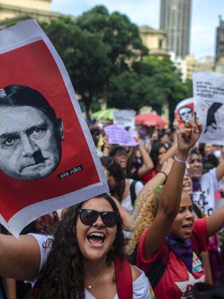 Protestos também tomaram a Cinelândia, no Rio de Janeiro, dizendo #EleNão a Jair Bolsonaro - AFP