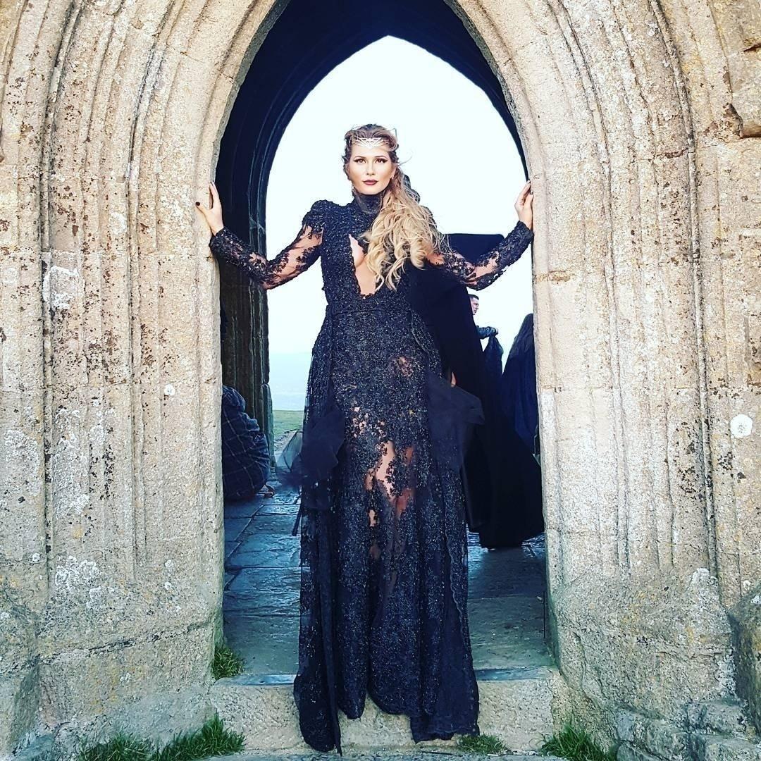 O segredo mais bem guardado de Livia é o marido, com quem ela é casada há quatro anos. O casamento ocorreu na Inglaterra somente na presença de poucos familiares e amigos em uma cerimônia estilo celta. Em janeiro ela postou uma imagem rara dos pés do companheiro em um Stories no Instagram durante a viagem de férias. Ela foi casada por dez anos com o empresário Nilton Fagnani Junior - Reprodução/Instagram