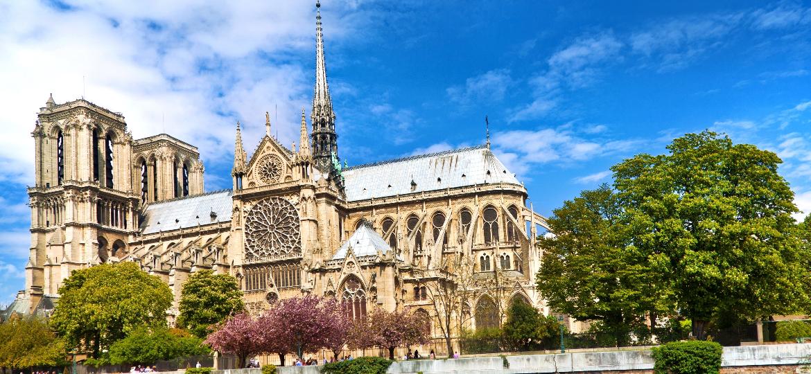 A agulha retornará à Notre-Dame de Paris, aqui vista de lado antes do incêndio de 2019 - iStock