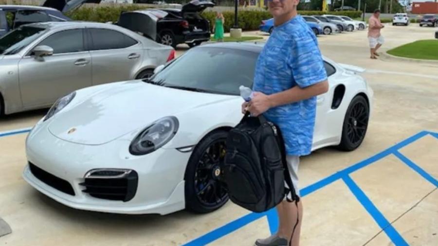 Homem é preso por comprar Porsche com cheque falso - Reprodução