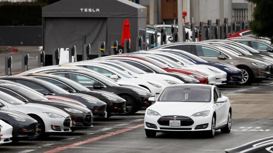 Fundada por Musk, a Tesla ganhou destaques pela fabricação de carros elétricos - REUTERS/Stephen Lam