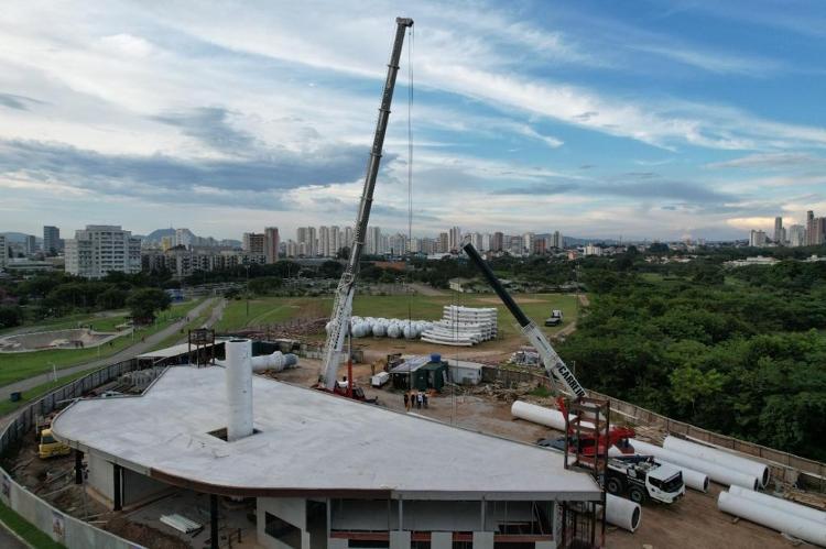 A estrutura terá mais de mil toneladas e exige o uso do maior guindaste rodoviário do Brasil, segundo o Governo de São Paulo - Divulgação - Divulgação