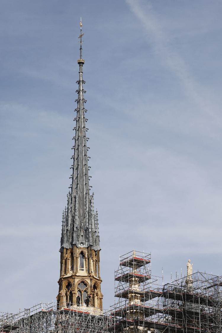 A nova torre da Catedral de Notre-Dame foi revelada após trabalhos de restauração