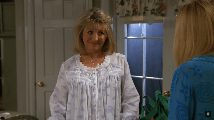 Teri Garr em cena da série 'Friends', ao lado de Lisa Kudrow