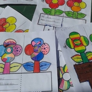 Marcia postou uma imagem do trabalho que as crianças fizeram para o Dia das Mães - Reprodução/Facebook