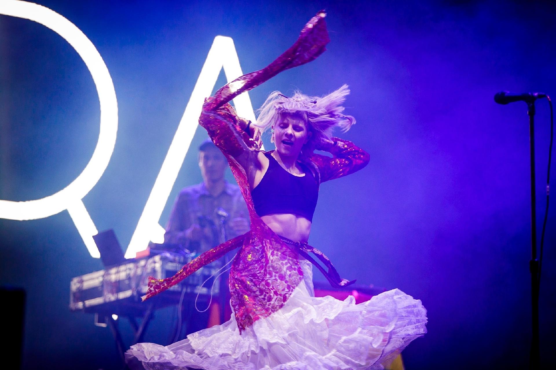 A cantora norueguesa Aurora se apresenta no palco Axe do Lollapalooza Brasil 2018 - Mariana Pekin/UOL