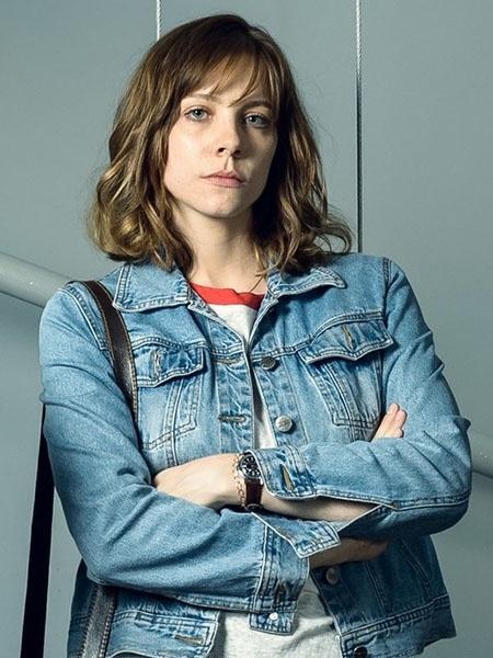 Elisa Volpatto interpreta a jornalista que divulga os casos de abuso sexual cometidos pelo médico - Divulgação/TV Globo - Divulgação/TV Globo