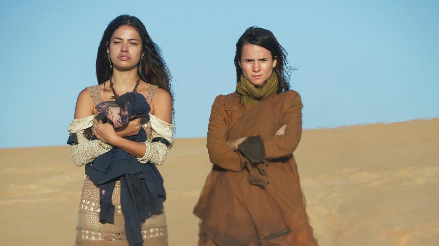 Glória (Cynthia Senek) e Micheli (Bianca Comparato) em cena da terceira temporada de "3%" - Pedro Saad/Netflix/Divulgação