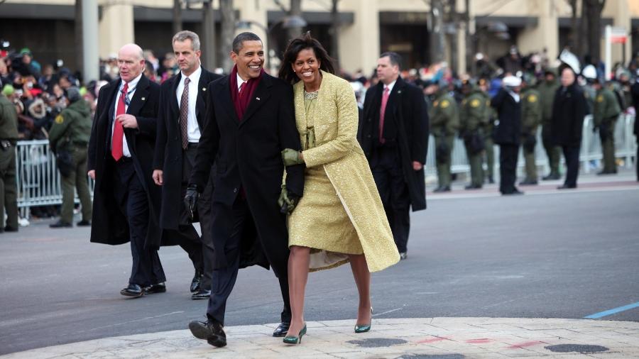 Michelle Obama ao lado de Barack Obama em sua posse para a presidência dos Estados Unidos, em 2009 - Getty Images