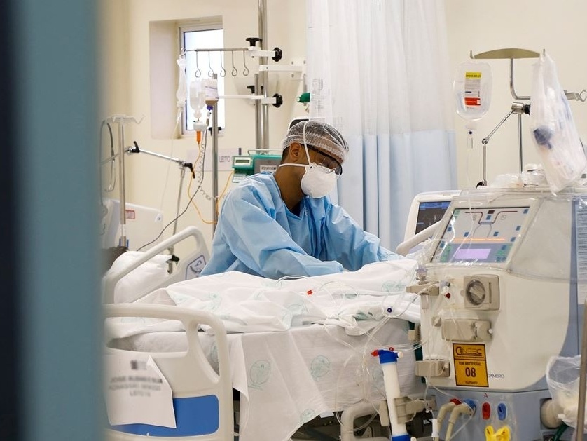 Com a prática, médicos aprendem a tratar covid e salvam mais vidas nas UTIs