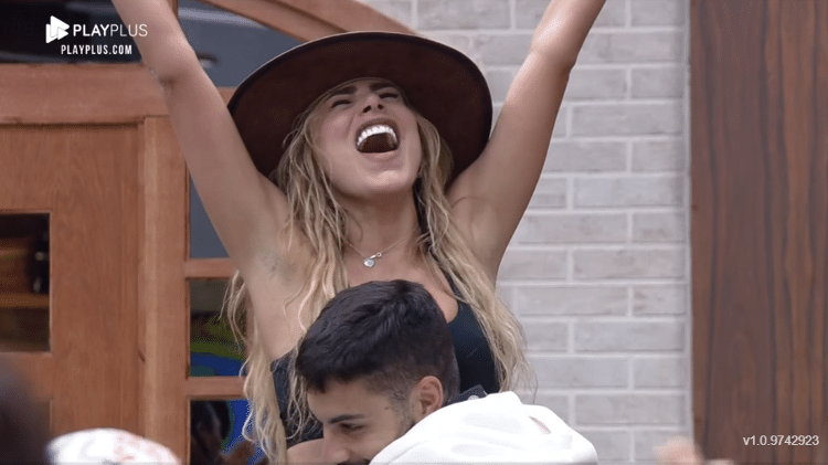 A Fazenda 2021: Na sede, Erika comemora vitória na prova do fazendeiro - Reprodução/PlayPlus - Reprodução/PlayPlus