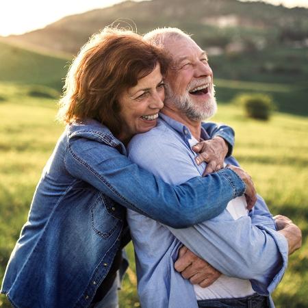 Uma mensagem de aniversário romântica pode expressar gratidão - Getty Images