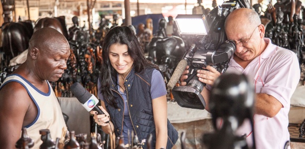 A repórter Cleisla Garcia acompanhou equipe de "A Terra Prometida" na África - Edu Moraes/TV Record - Edu Moraes/TV Record
