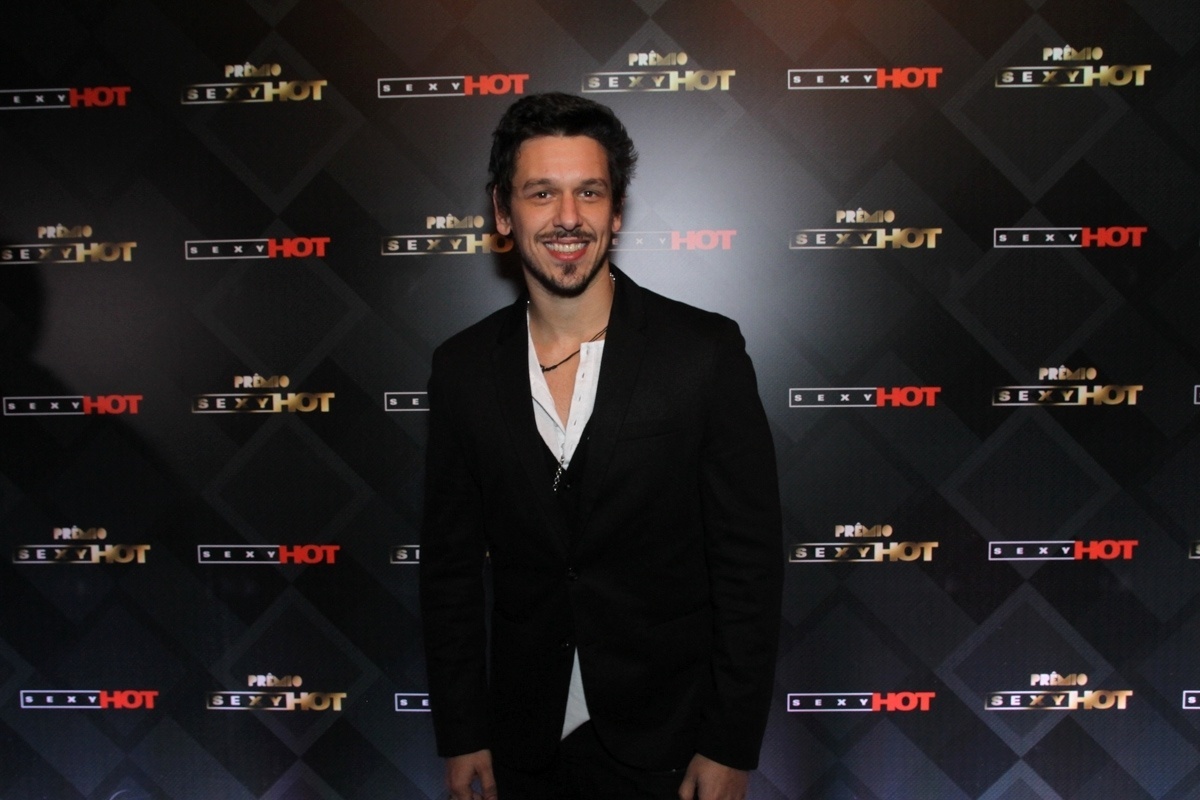 28.jun.2016 - O comediante João Vicente de Castro comparece à terceira edição do prêmio Sexy Hot, que homenageia os melhores do ano da indústria pornô - Thiago Duran/AgNews