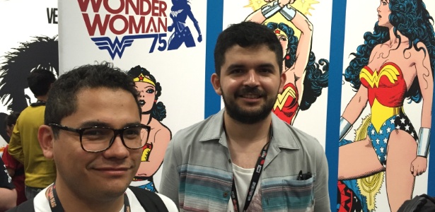 Os amigos mexicanos Jesus Patina, 31, e Luiz Aranzeta, 30: "DC levou a melhor" - Felipe Branco Cruz/UOL