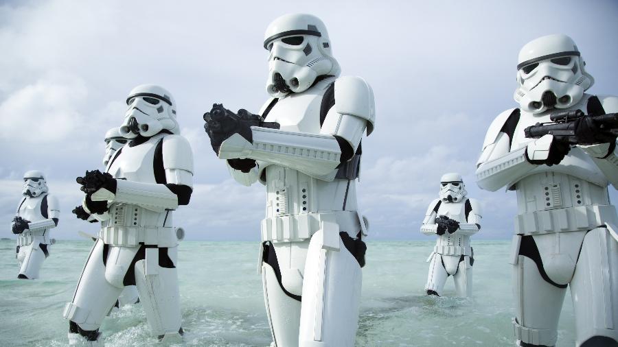 Stormtroopers em cena de "Rogue One: Uma História Star Wars" - Lucasfilm